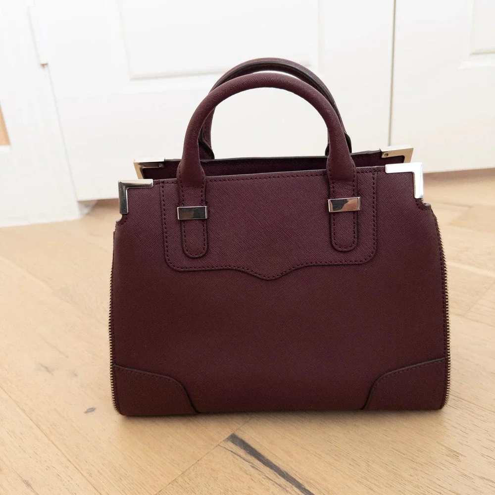 Rebecca Minkoff features structured